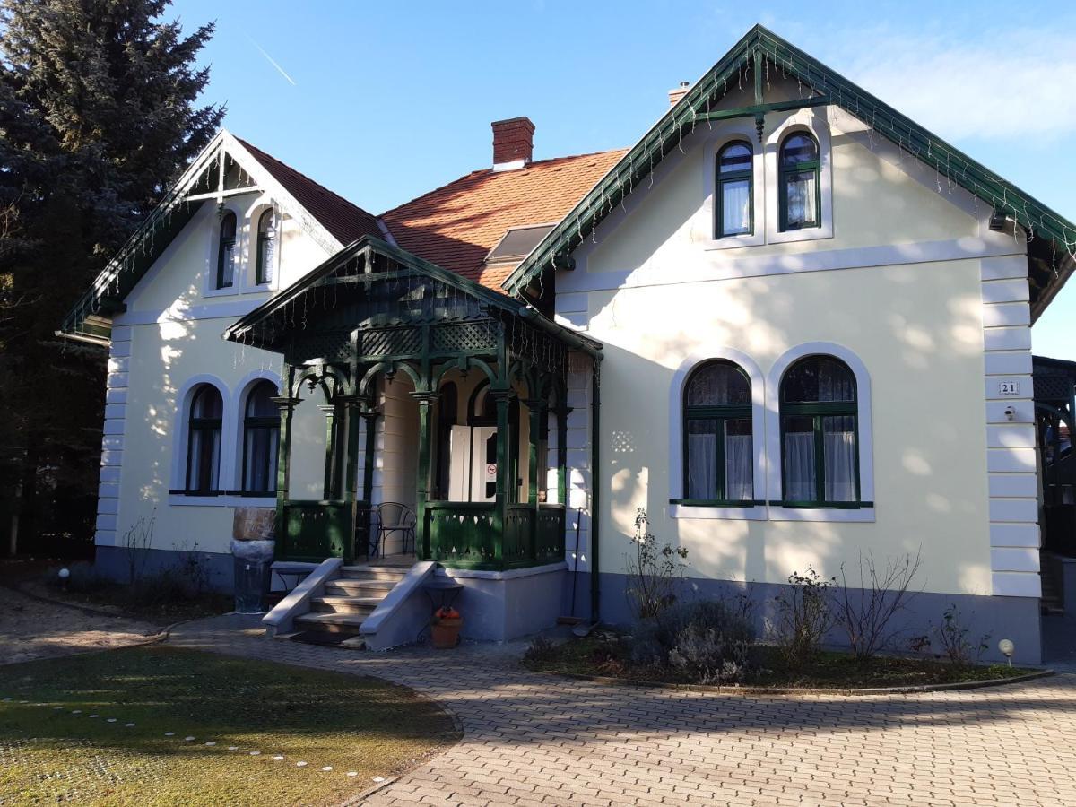 Veszprém Szalay Villa מראה חיצוני תמונה