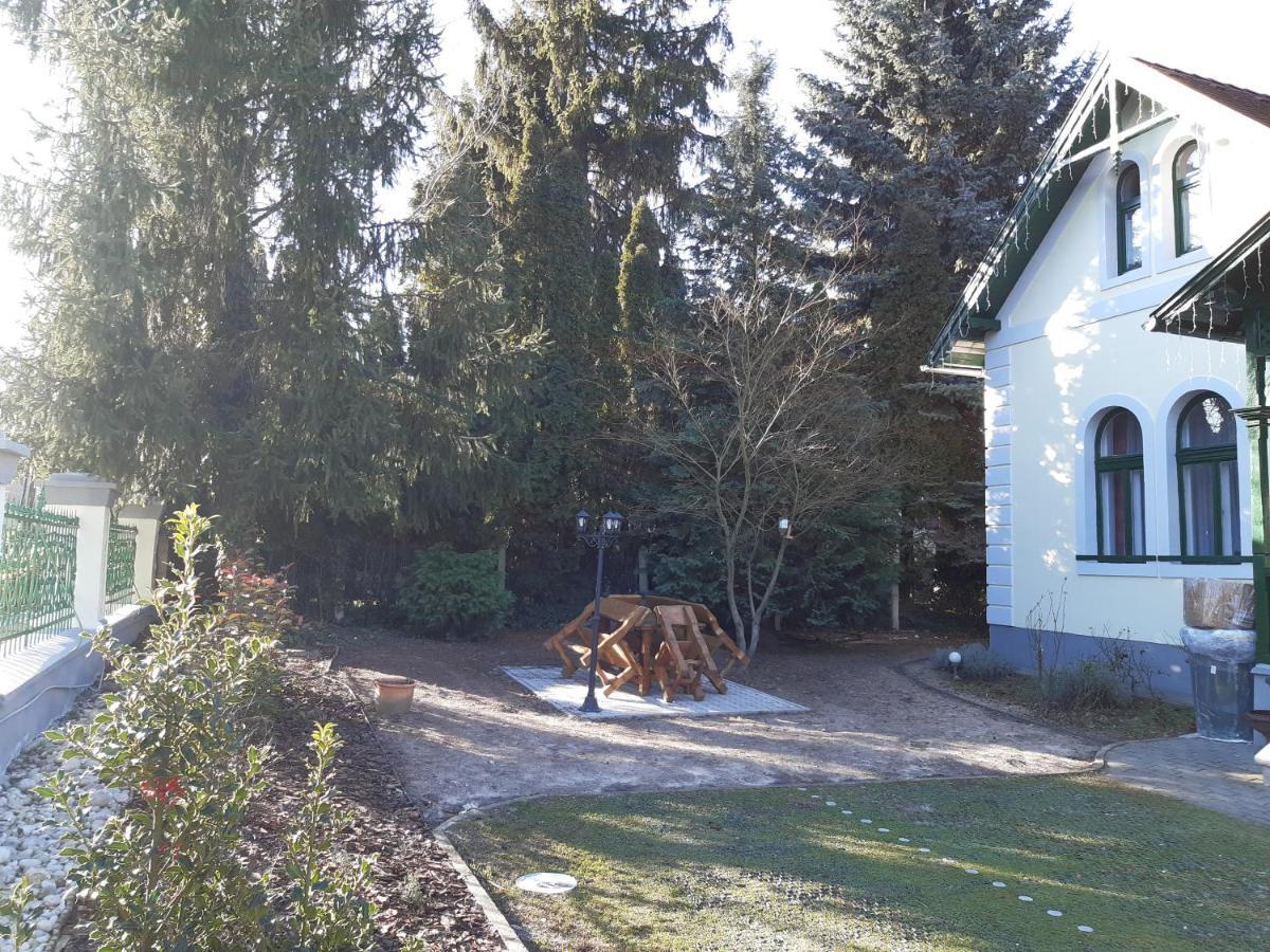 Veszprém Szalay Villa מראה חיצוני תמונה